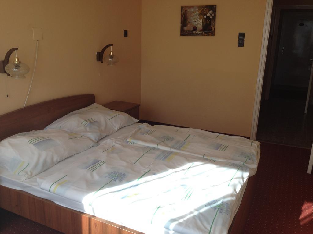 Hotel Family Balatonföldvár Habitación foto