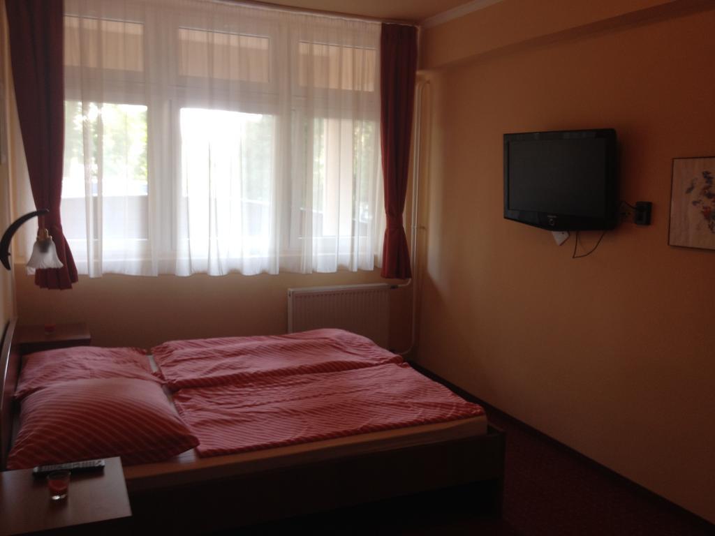 Hotel Family Balatonföldvár Habitación foto