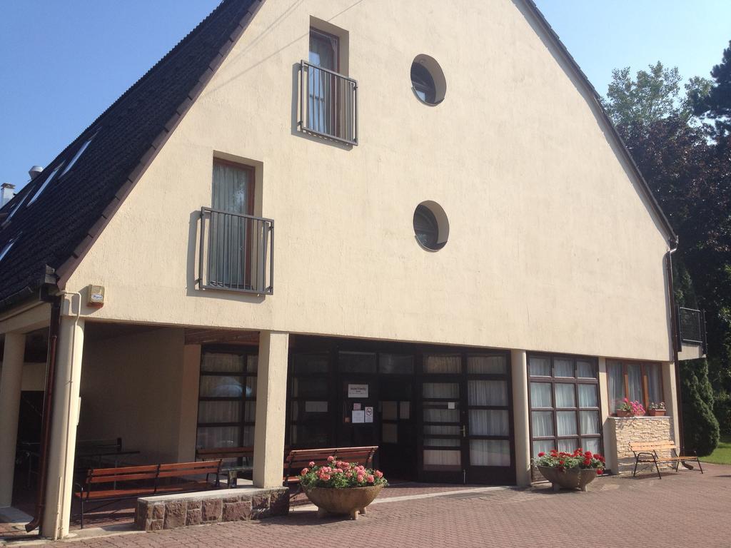 Hotel Family Balatonföldvár Exterior foto